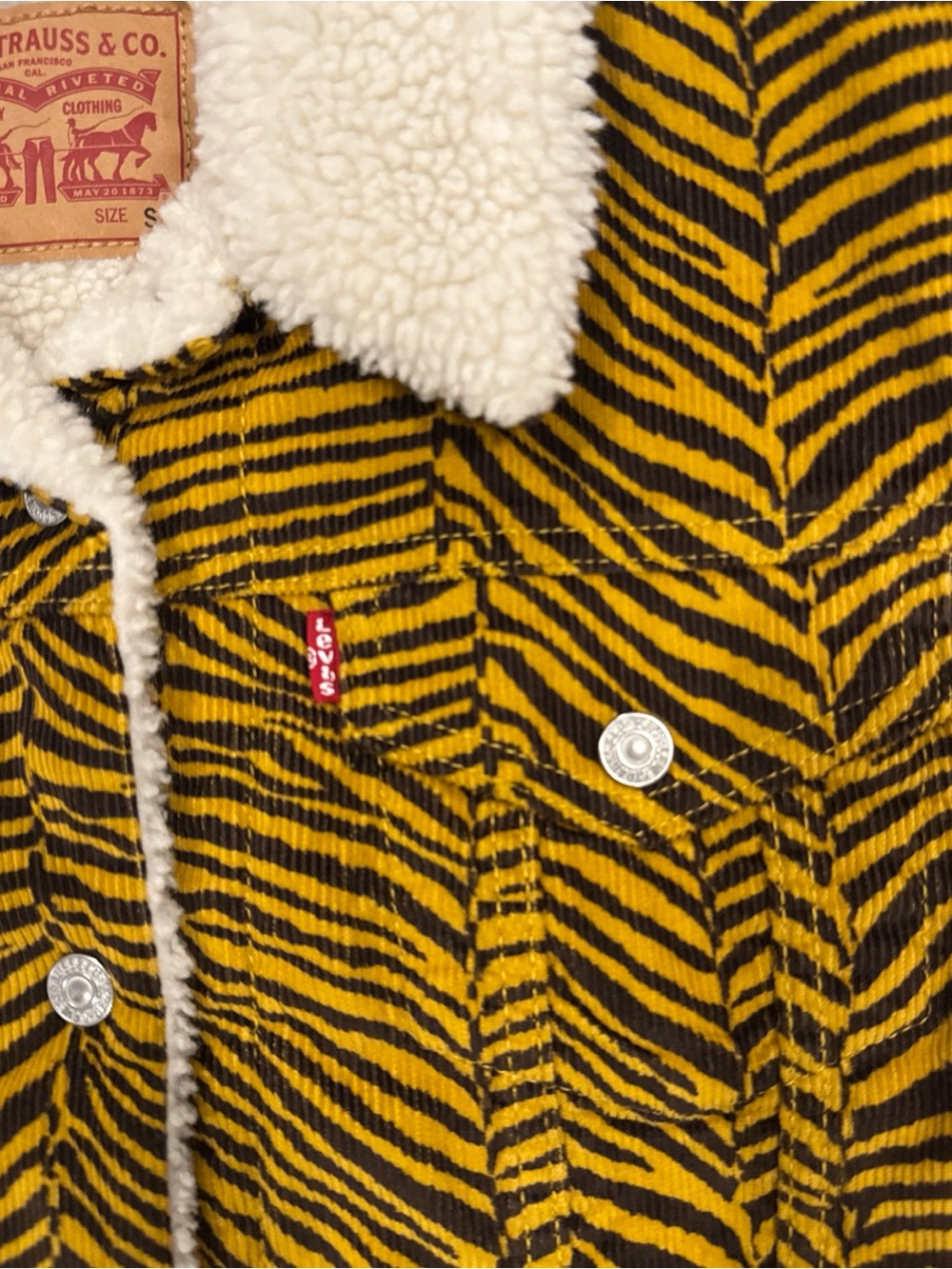 Levi's Tiger Print Sherpa Trucker Jacket Small Gold Corduroy - Picture 3 of 9